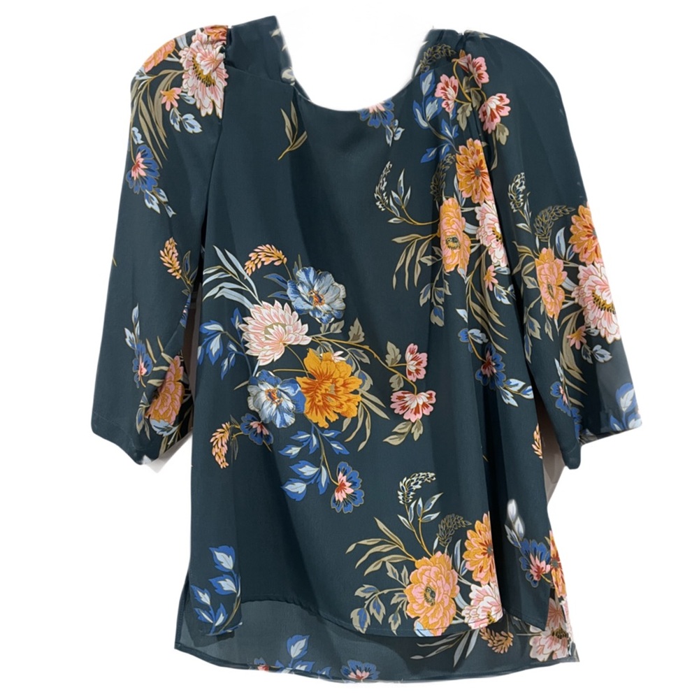 Melloday Top (subtle green with floral print)